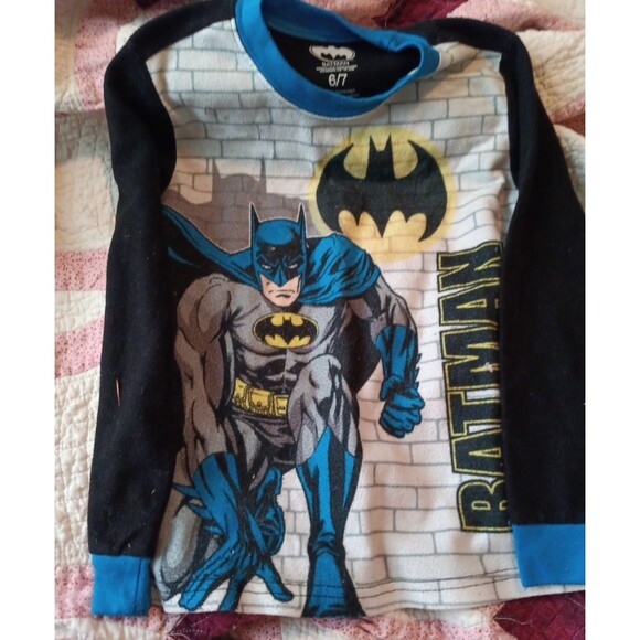 Boys 6/7 Batman Fleece Sleepwear Shirt Crew Neck Long Sleeve Multicolor - Picture 1 of 4